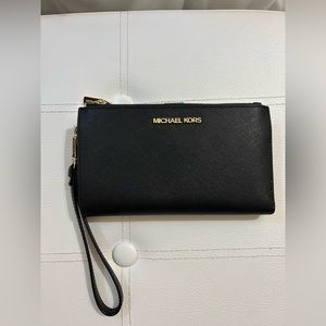 Michael Kors wristlet